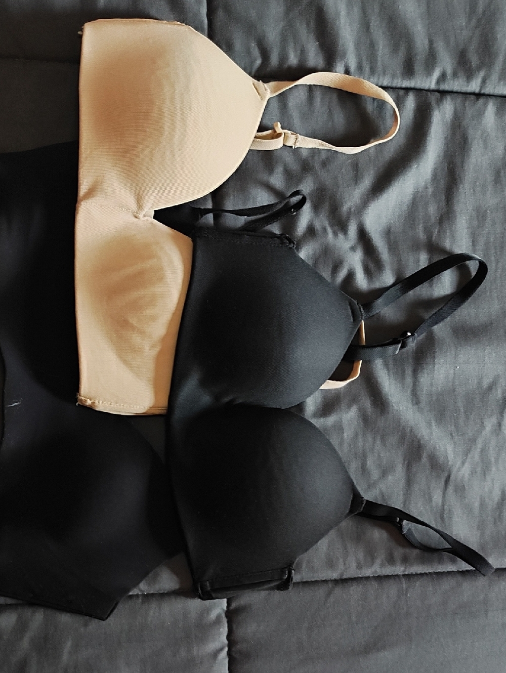 SO Seamless T-Shirt Bras - Black & Nude